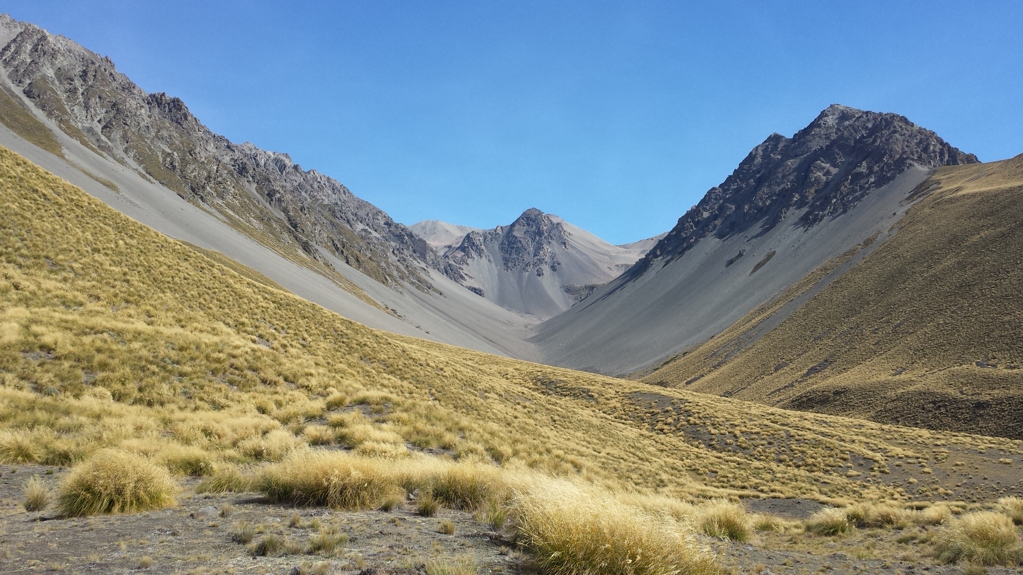 between-royal-and-crooked-spur-huts-two-thumb-track-1